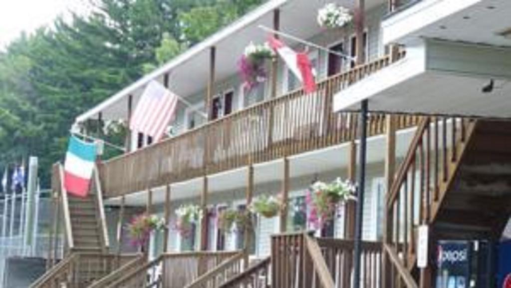 Legacy Inn & Suites Of Lake George Zewnętrze zdjęcie