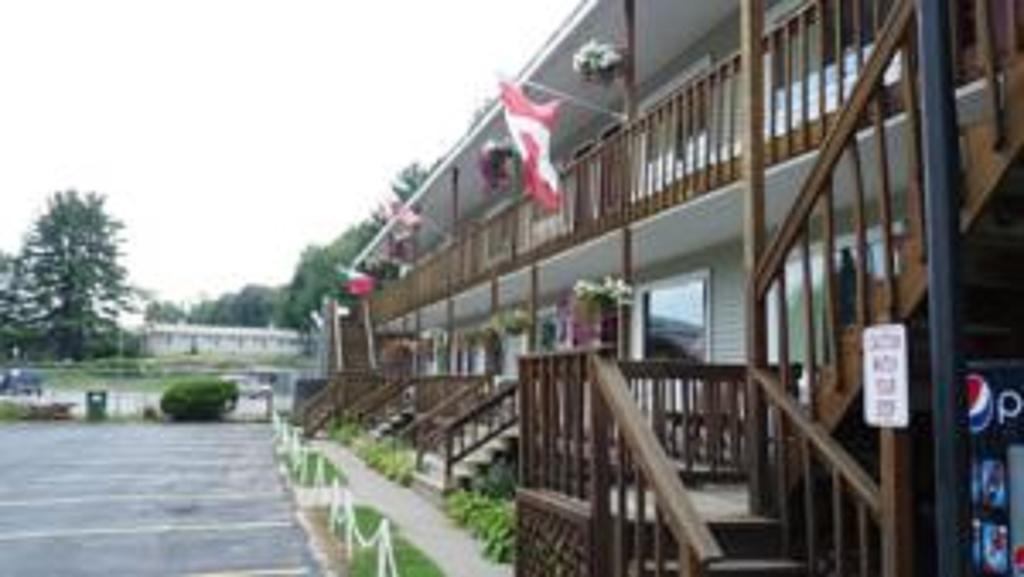 Legacy Inn & Suites Of Lake George Zewnętrze zdjęcie