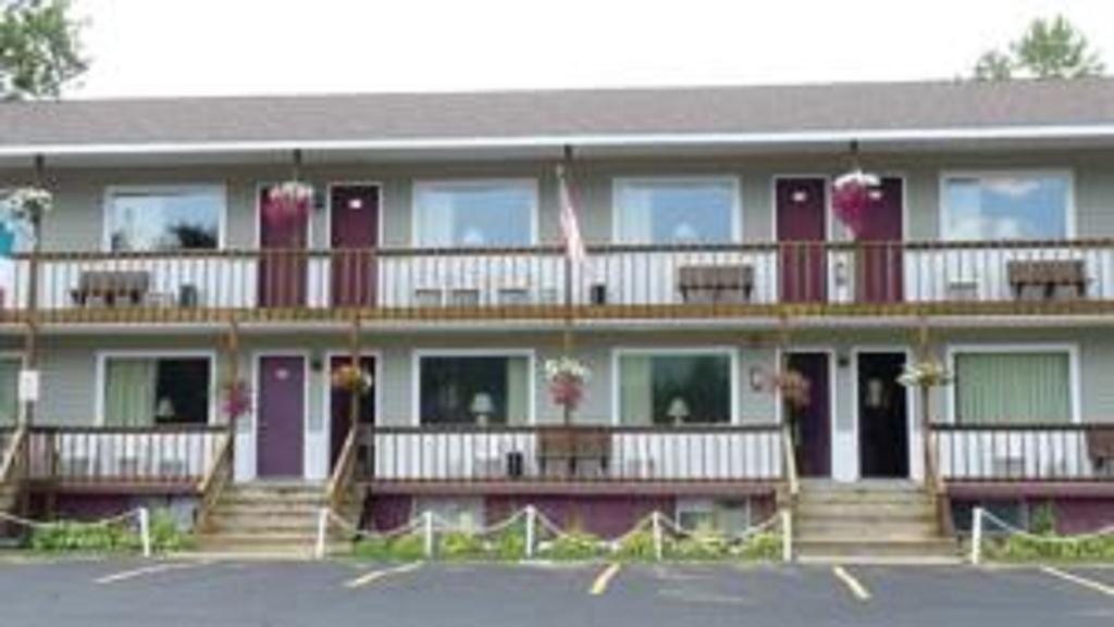 Legacy Inn & Suites Of Lake George Zewnętrze zdjęcie