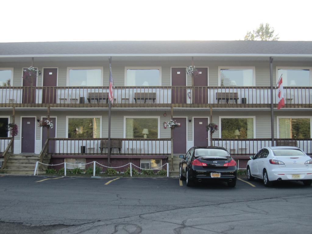 Legacy Inn & Suites Of Lake George Zewnętrze zdjęcie