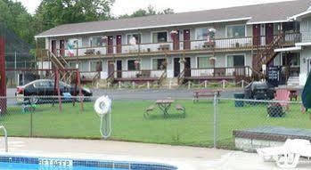 Legacy Inn & Suites Of Lake George Zewnętrze zdjęcie